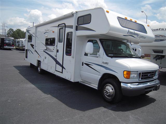 2008 Coachmen Freedom Express